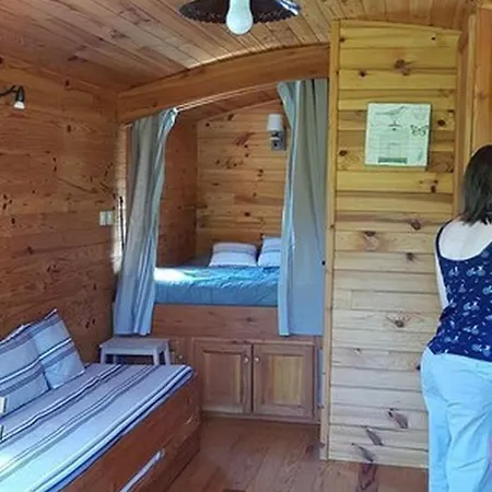 Roulotte Accueillante, Animaux Admis - 4 Pers. - Api-1-52-2981 Camping *