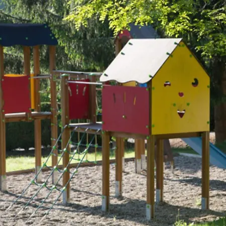 Roulotte Accueillante, Animaux Admis - 4 Pers. - Api-1-52-2981 Camping Saint-Paulien